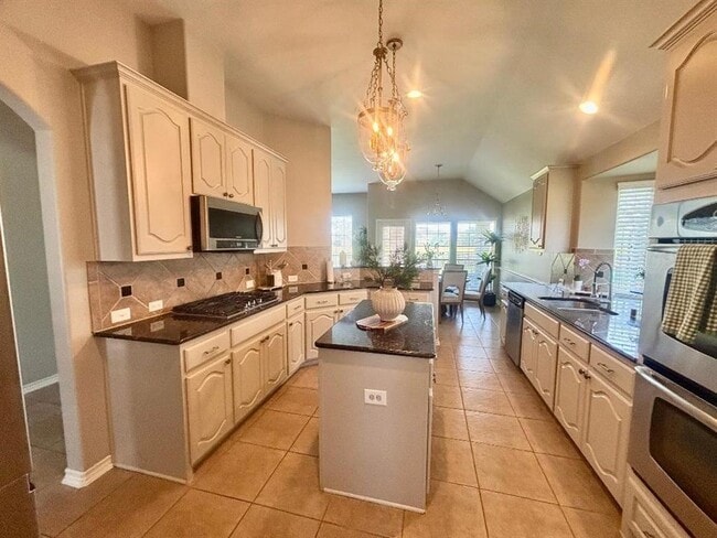 Building Photo - 8527 Cape Royal Dr