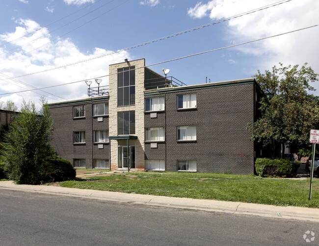 Building Photo - 5601 W Green Meadows Pl