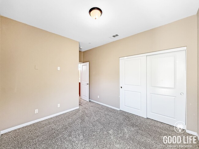 Building Photo - Stunning 4B/3BA house in San Elijo Hills!