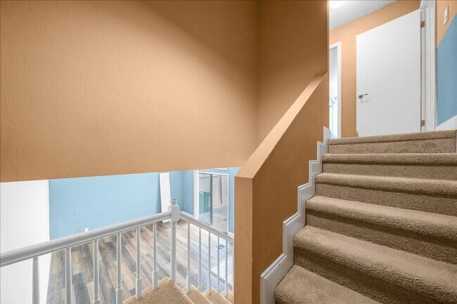 Building Photo - 2142 NE 45th Ave