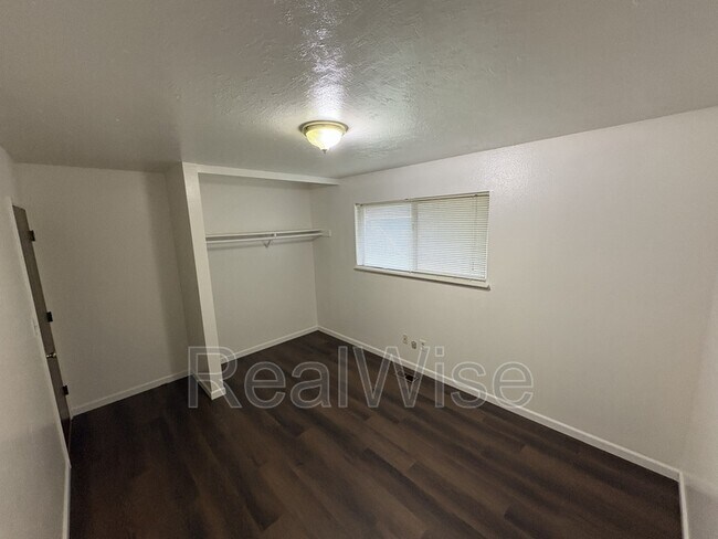 Building Photo - 231 Hawthorne St