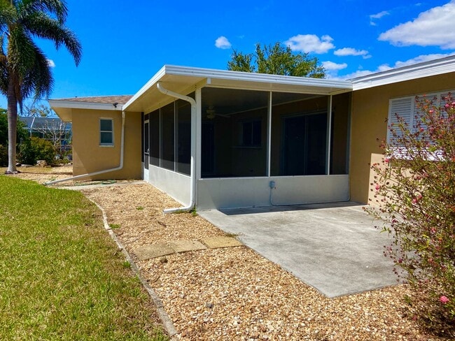 Building Photo - Newly Renovated 3 Bed / 2 Bath Single-Family Home with 2-Car Garage