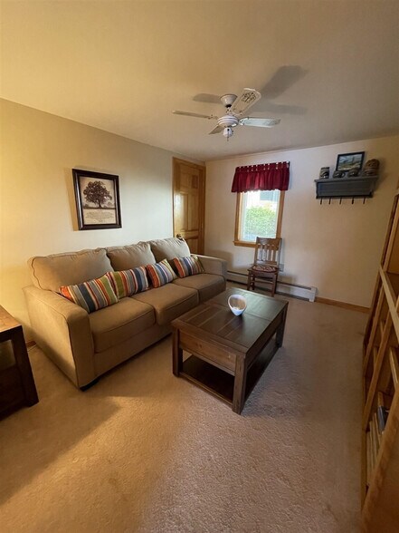 Primary Photo - 33 Woods Pond Dr