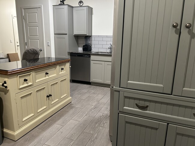 Building Photo - 2273 W Echo Ln