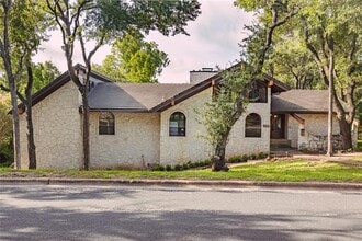 Building Photo - 9409 Cedar Crest Dr