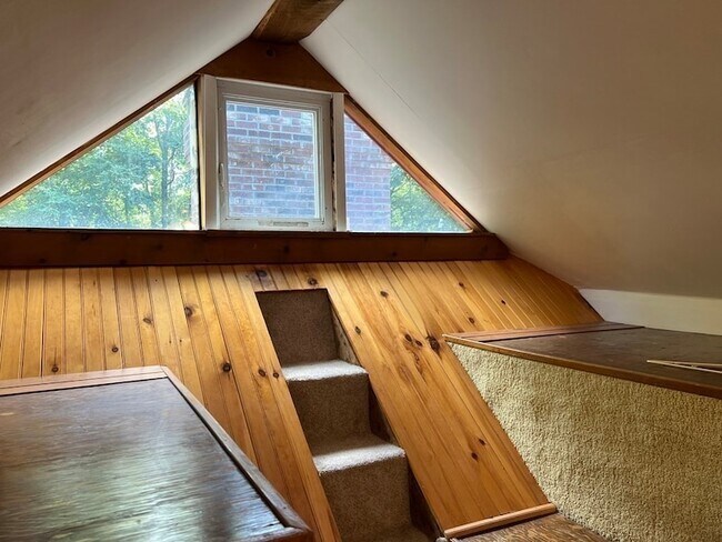 Building Photo - 120 Bond Rd