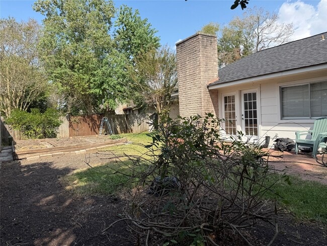 Building Photo - 2802 Valley Forest Dr