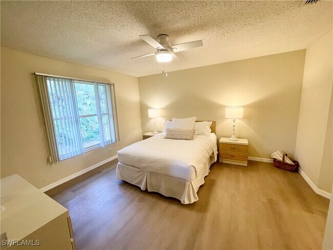 Building Photo - 645 Squire Cir