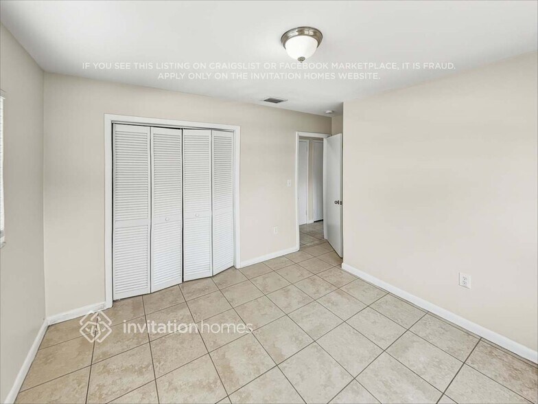 Building Photo - 1270 NW 196th St