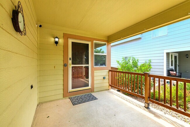 Building Photo - Amazing 3 Bed 4 Bath Highlands Ranch House...