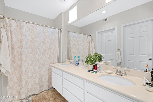 Building Photo - 545 Lorabel Way