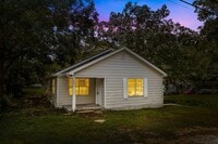 Building Photo - Beautiful Fully Renovated Midfield Home