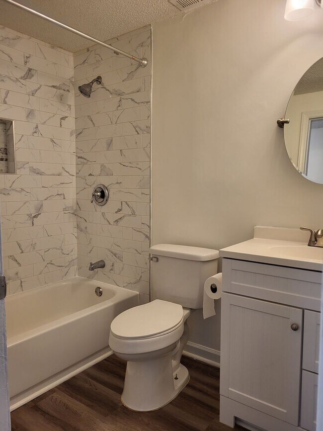 Building Photo - 3 bedroom home in Charlotte