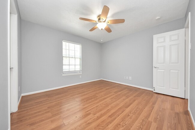 Building Photo - 16006 Autumn Falls Ln