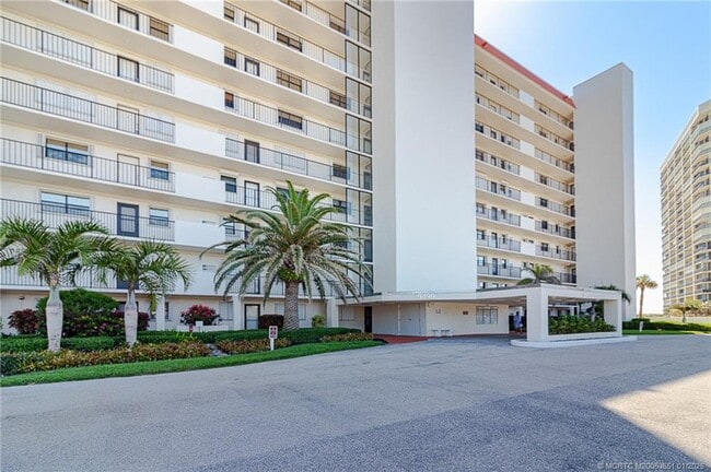 Building Photo - 9490 S Ocean Dr