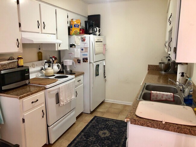 Building Photo - 205 John M Long Dr