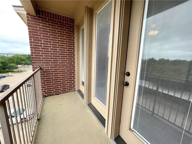 Building Photo - 1915 Dartmouth St