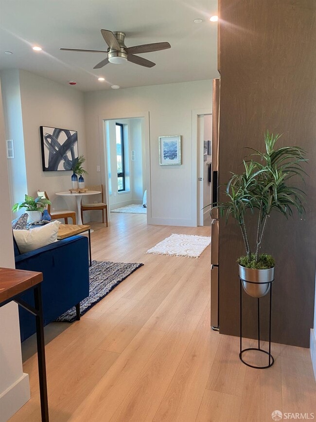 Building Photo - 3945 Judah St