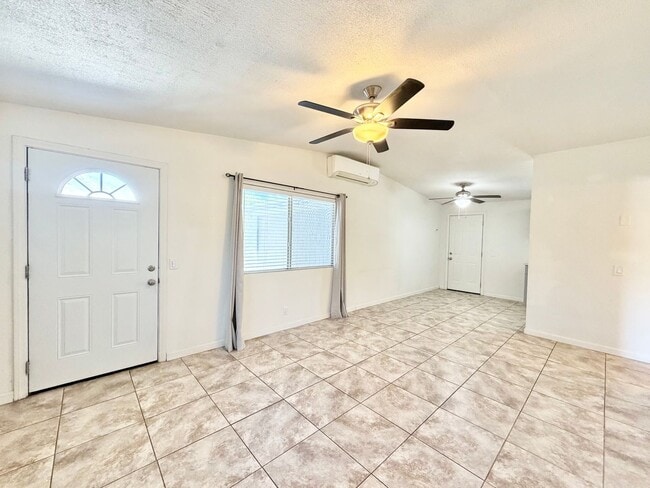 Building Photo - 31890 Avenida La Paloma