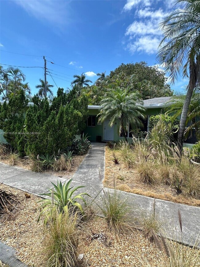 Building Photo - 1753 NE 18th St