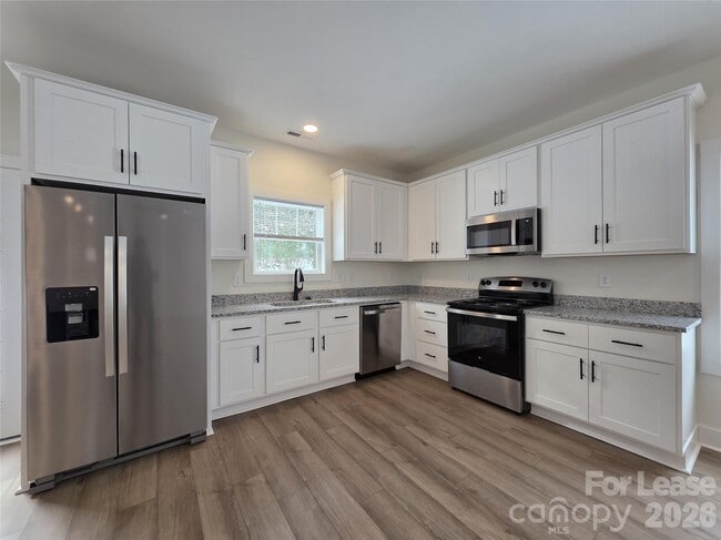 Building Photo - 126 Heath St