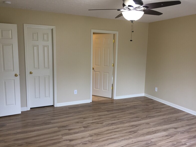 Master Bedroom (on the back of the house) - 5448 Middlebury Dr