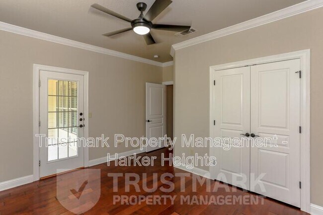Building Photo - 3104 Sabine Cove