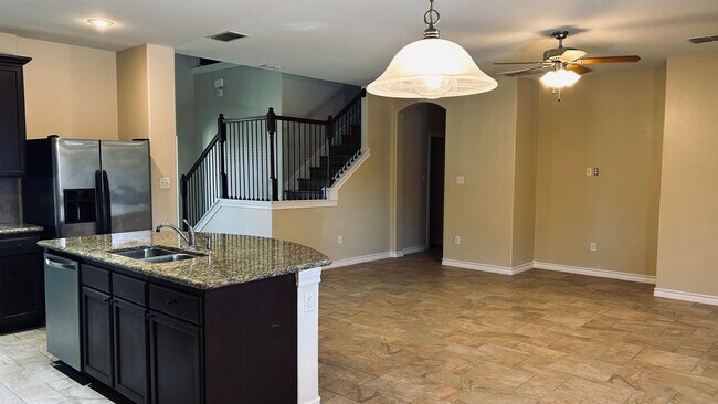 Building Photo - 332 Silverleaf Oak