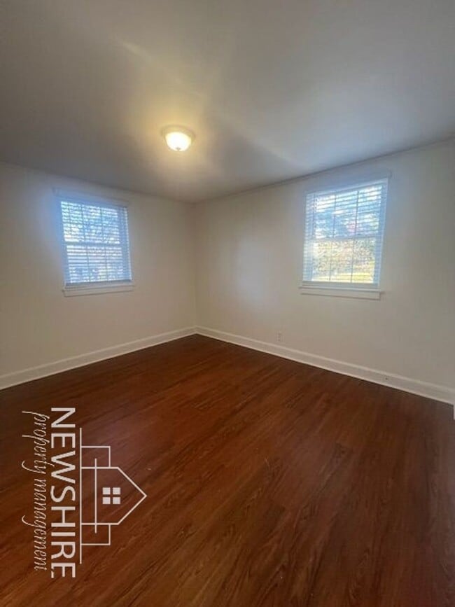 Building Photo - 208 Crestfield Rd