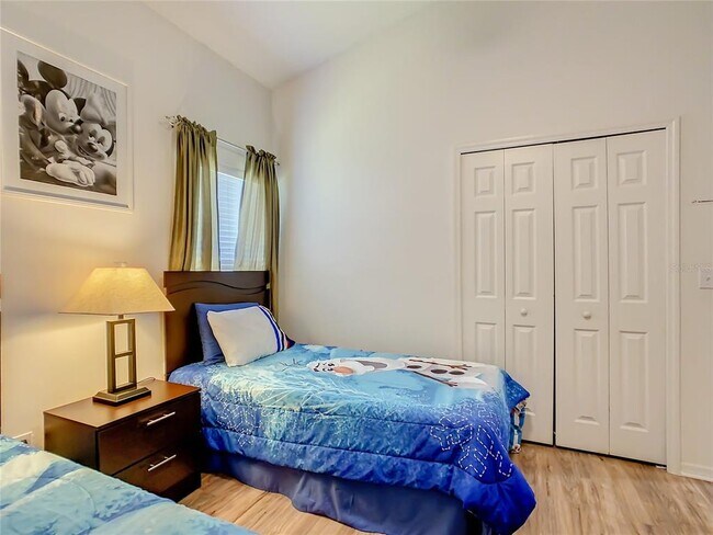 Building Photo - 16724 Rolling Green Dr