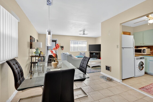 Building Photo - 610 Monaco Way