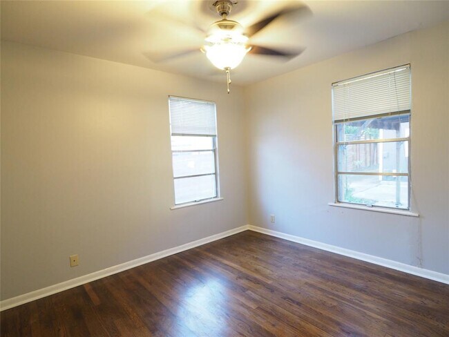 Building Photo - 4508 Bennett Ave