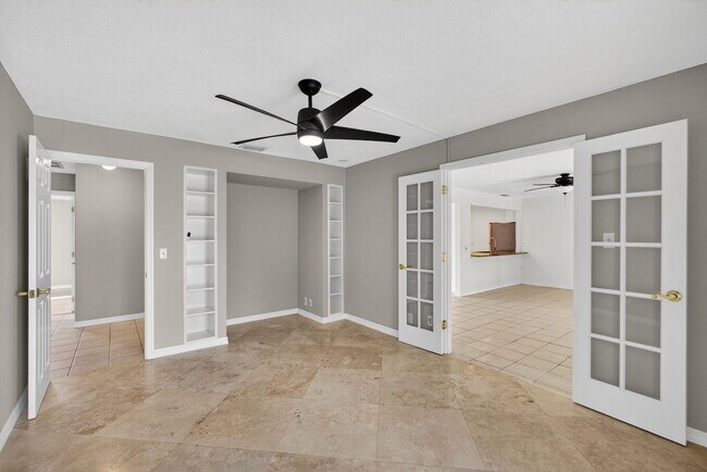 Building Photo - 1242 N Harbor Dr