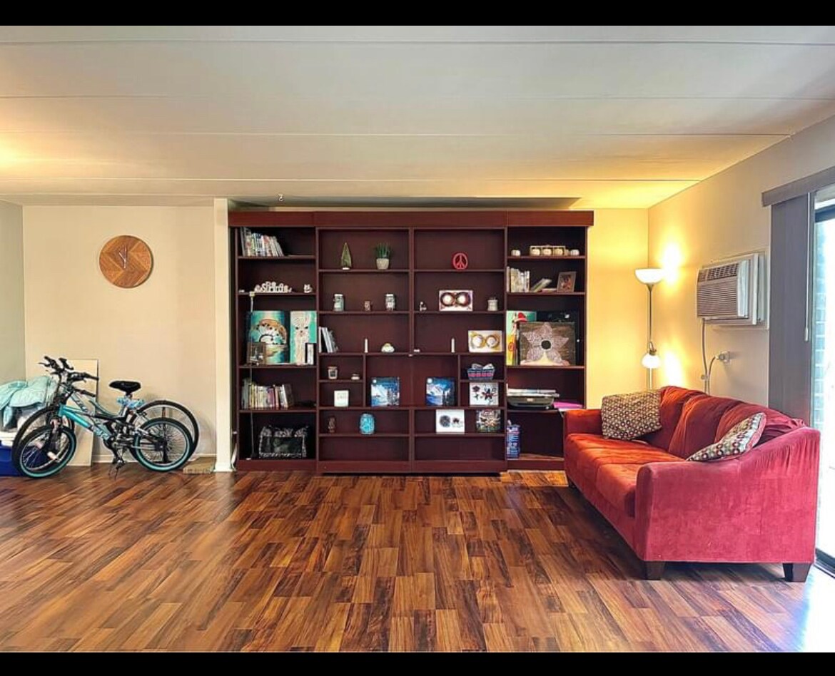 Building Photo - 138 E Bailey Rd