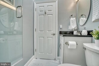 Building Photo - 829 N Montford Ave