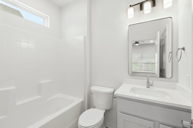 Building Photo - 228 Richards St