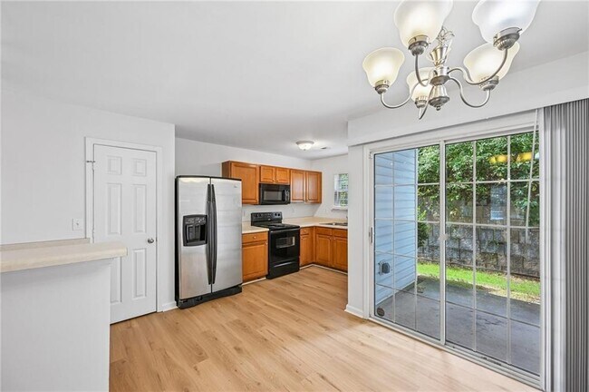 Building Photo - 725 Crestwell Cir
