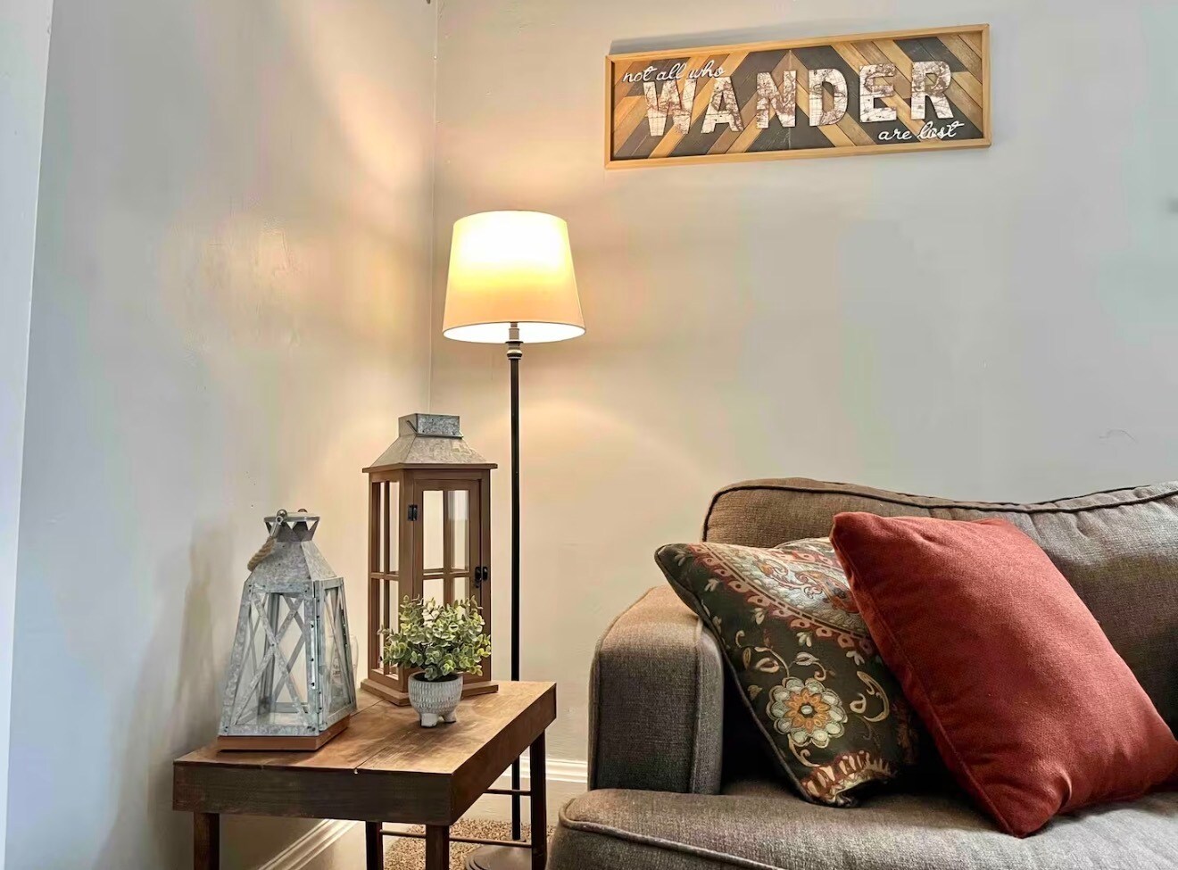 Building Photo - 10702 Lamontier Ave