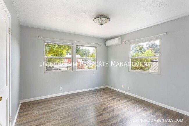 Building Photo - 4819 NE 86th-