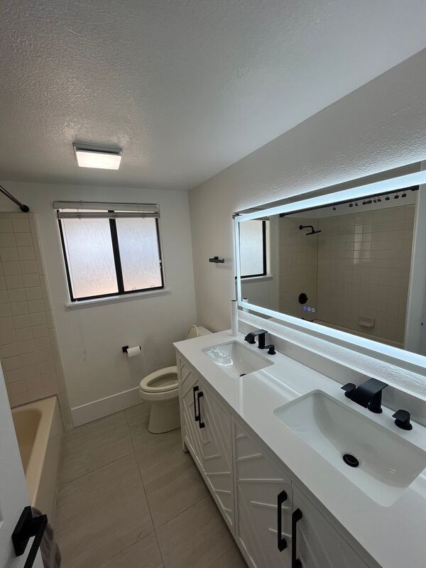 Building Photo - 22547 Cascade Dr