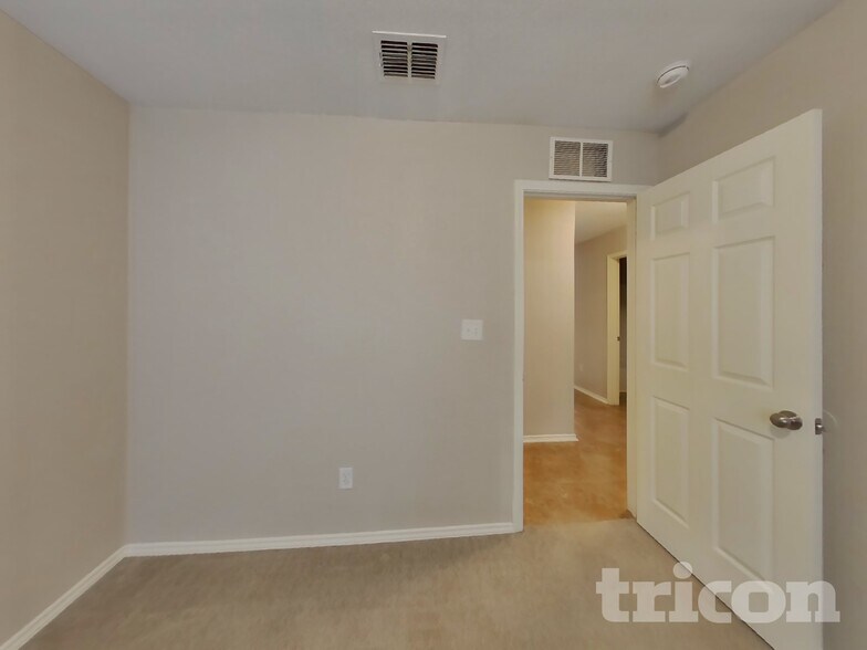 Building Photo - 10911 Bosal Trail