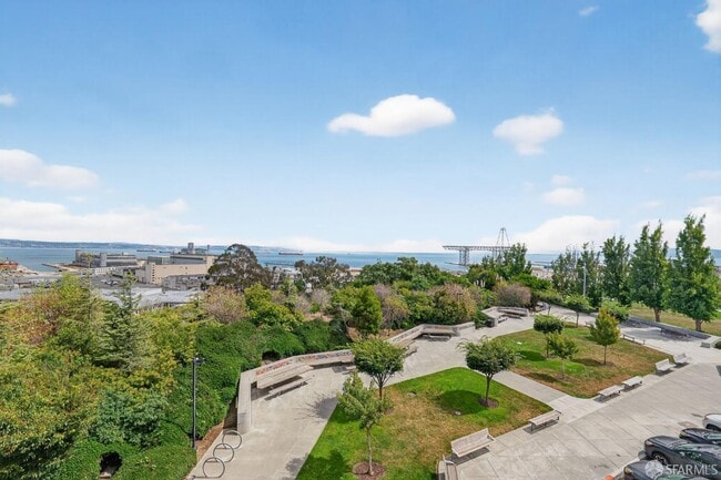 Building Photo - 52 Innes Ct