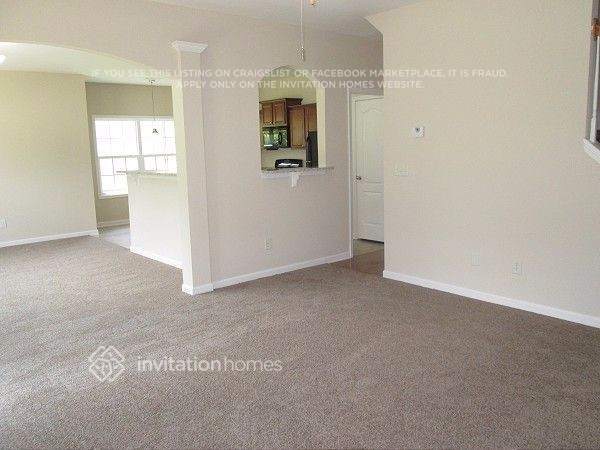 Building Photo - 6872 Grand Hickory Dr