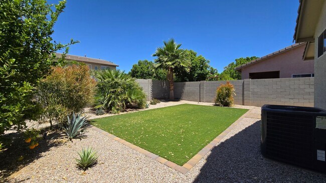 Building Photo - Clean and Cozy home in desirable Palm Valley!