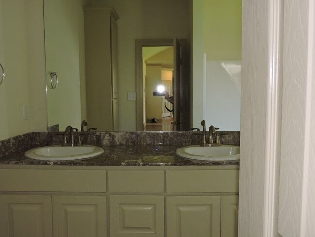 Building Photo - Mallard Crossing 4BR/2BA Home For Lease