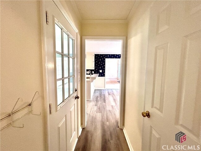 Building Photo - 120 Cedar Springs Pl