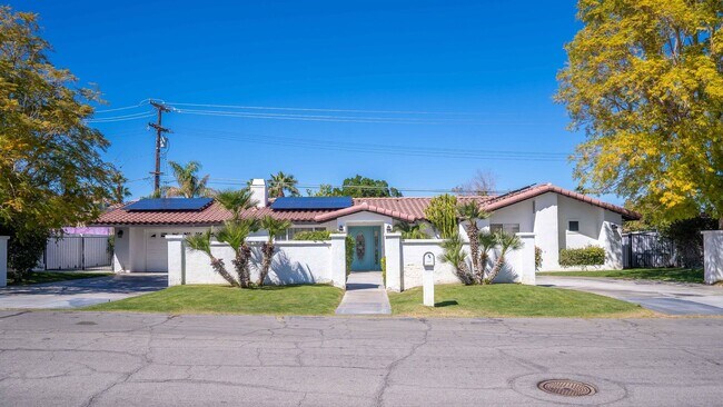 Building Photo - Racquet Club West, FURNISHED, Seasonal OR Long Term