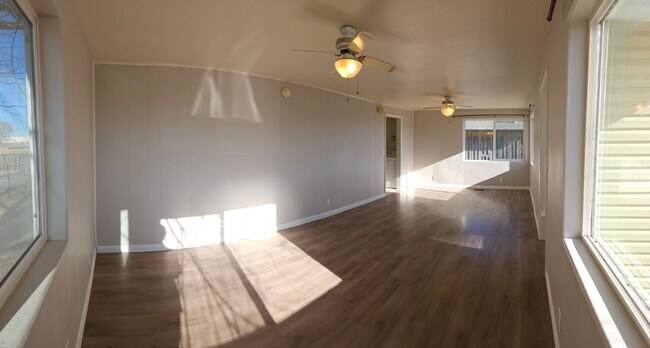 Building Photo - McD--445