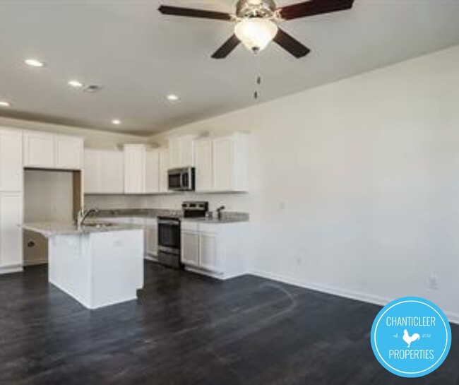 Building Photo - 5830 Crestlawn Ct