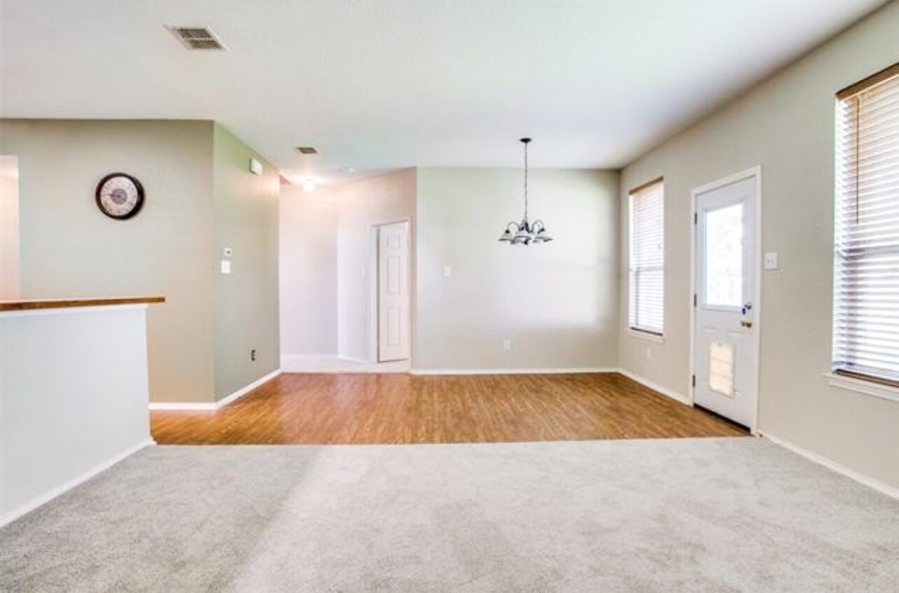 Building Photo - 11705 Pinyon Pine Dr